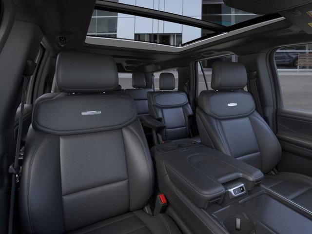 Photo of 2025 Star White Metallic Tri-Coat Ford Expedition Max
