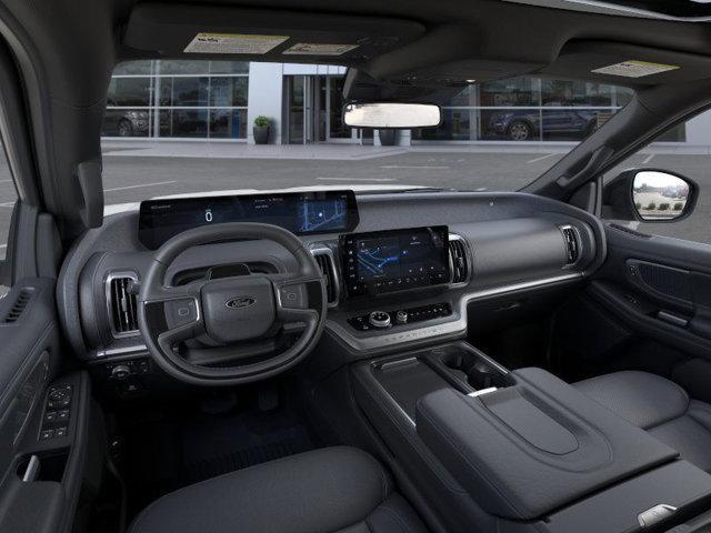 Photo of 2025 Star White Metallic Tri-Coat Ford Expedition Max