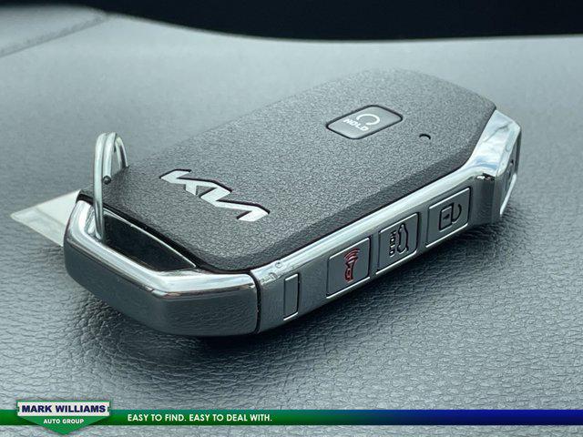 Photo of 2023 Wolf Gray Kia Sportage