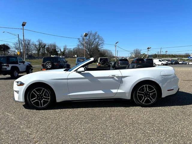 Photo of 2022 Oxford White Ford Mustang