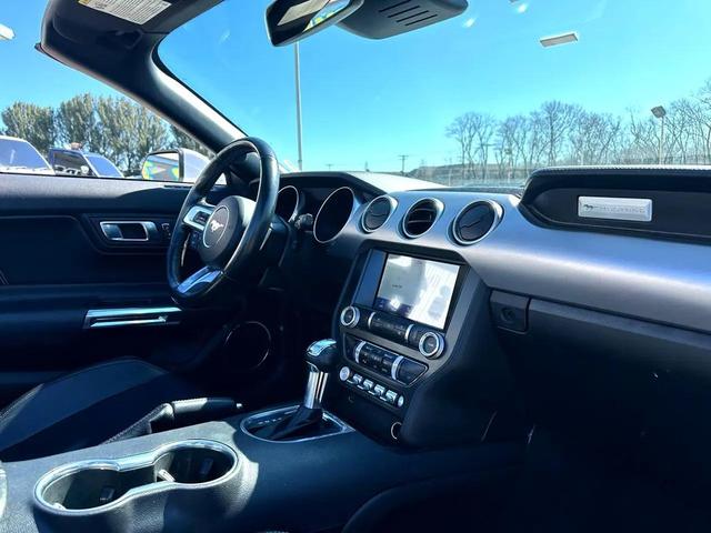 Photo of 2022 Oxford White Ford Mustang