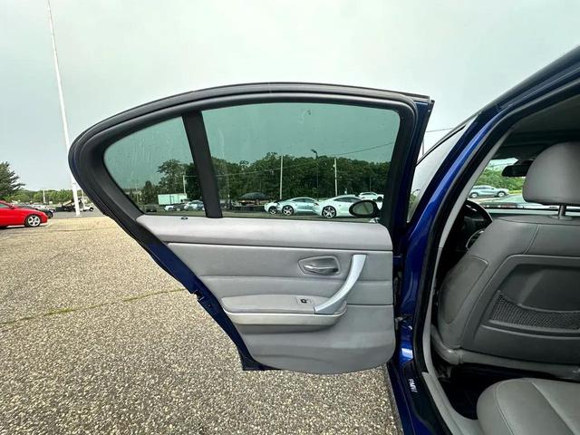 Photo of 2007 Blue BMW 328