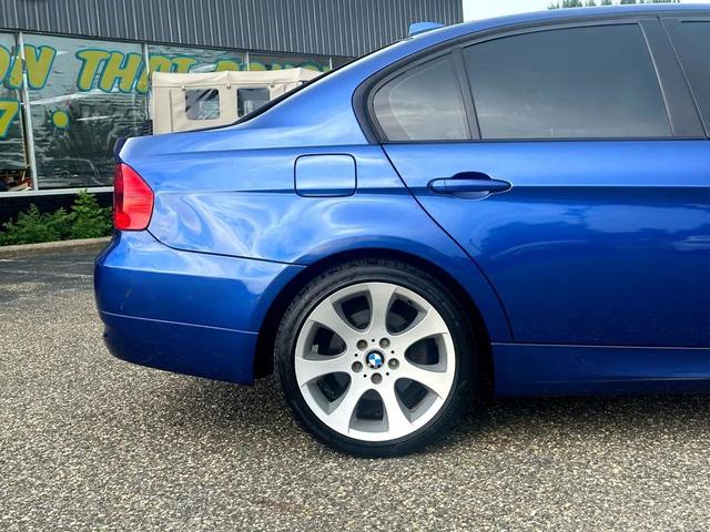 Photo of 2007 Blue BMW 328