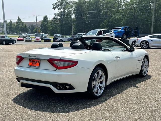 Photo of 2012 White Maserati GranTurismo