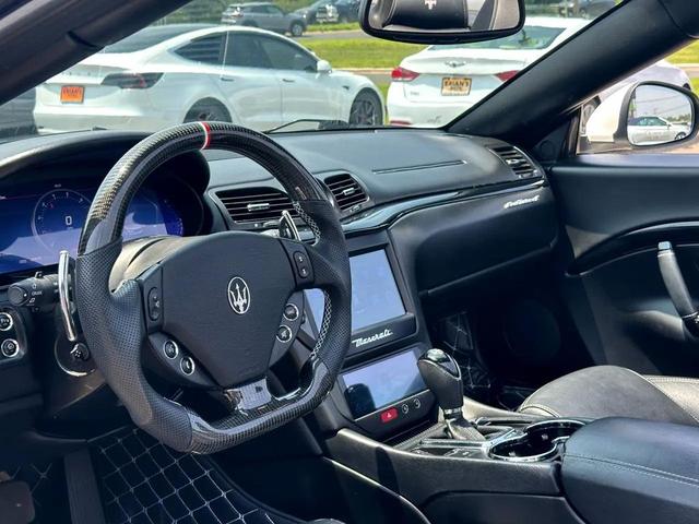 Photo of 2012 White Maserati GranTurismo