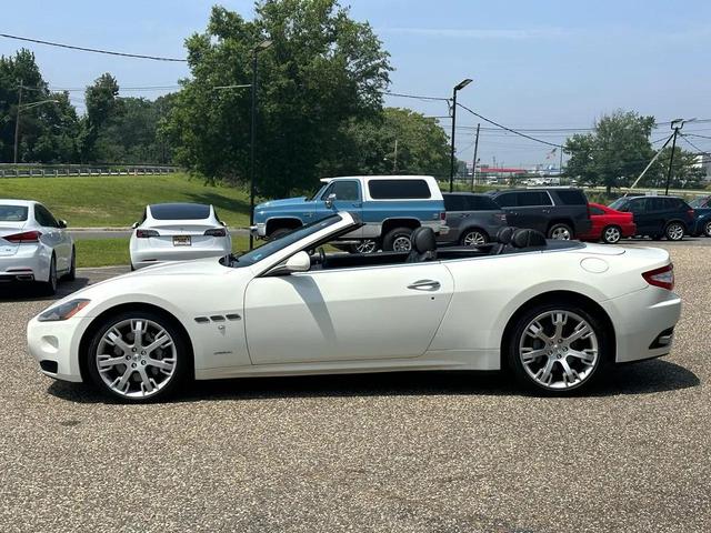 Photo of 2012 White Maserati GranTurismo