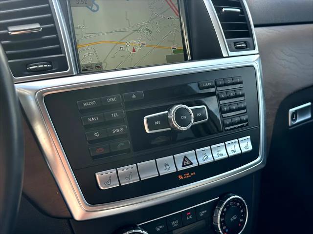 Photo of 2015 White Mercedes-Benz M-Class