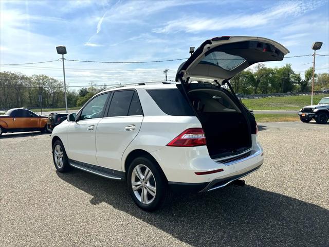 Photo of 2015 White Mercedes-Benz M-Class