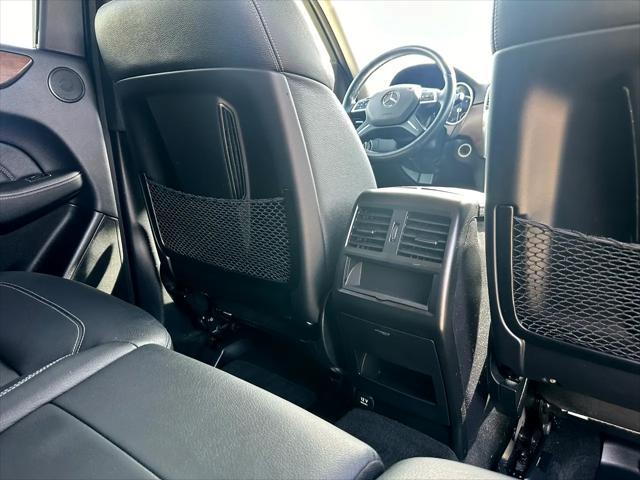 Photo of 2015 White Mercedes-Benz M-Class