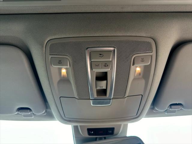 Photo of 2015 White Mercedes-Benz M-Class