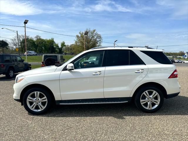 Photo of 2015 White Mercedes-Benz M-Class