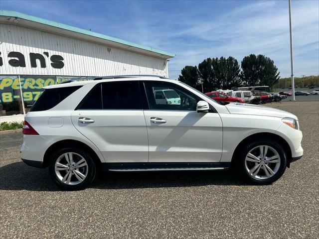 Photo of 2015 White Mercedes-Benz M-Class