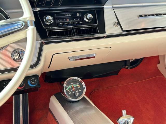 Photo of 1963 Orange w/Gold Flake Buick Wildcat
