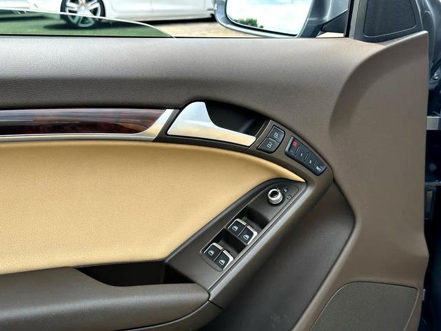Photo of 2014 Gray/Light Blue Audi A5