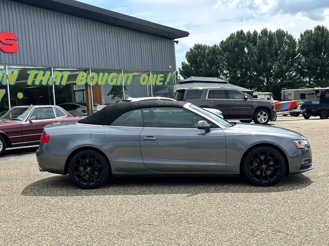 Photo of 2014 Gray/Light Blue Audi A5