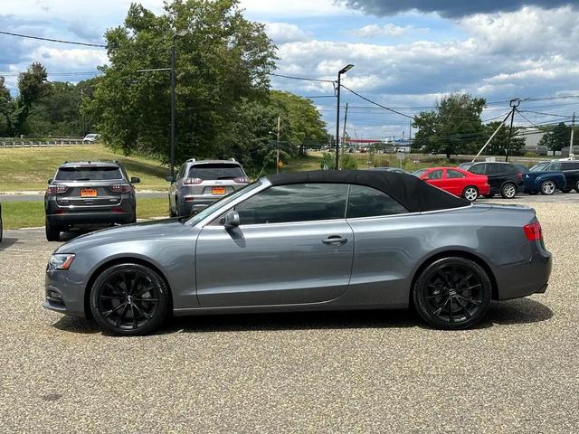 Photo of 2014 Gray/Light Blue Audi A5