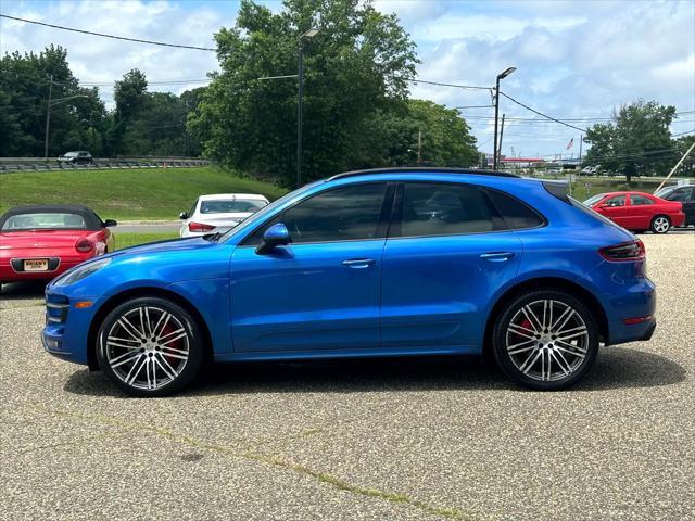 Photo of 2016 Blue Porsche Macan