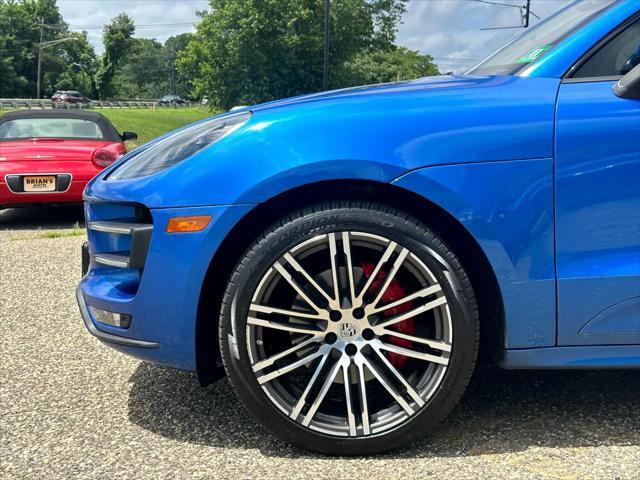 Photo of 2016 Blue Porsche Macan