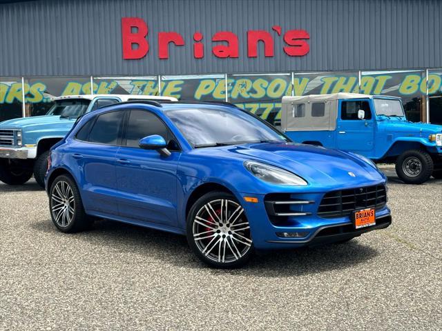 Photo of 2016 Blue Porsche Macan
