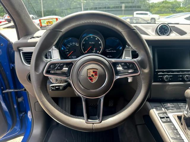 Photo of 2016 Blue Porsche Macan