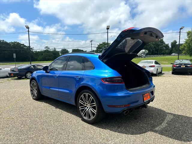 Photo of 2016 Blue Porsche Macan
