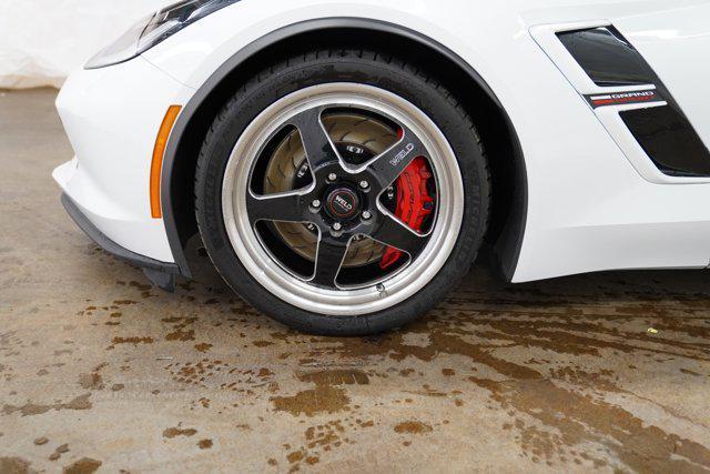 Photo of 2018 Arctic White Chevrolet Corvette