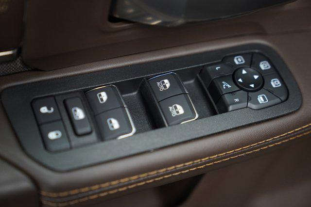 Photo of 2025 Diamond Black Crystal Pearlcoat RAM 2500