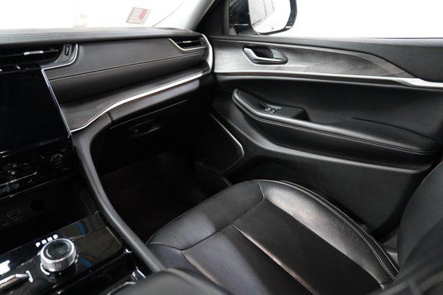 Photo of 2021 Bright White Clearcoat Jeep Grand Cherokee L