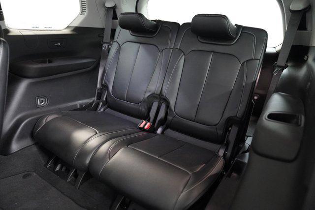 Photo of 2021 Bright White Clearcoat Jeep Grand Cherokee L