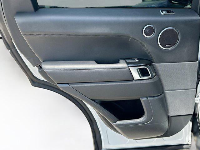 Photo of 2022 White Land Rover Range Rover Sport