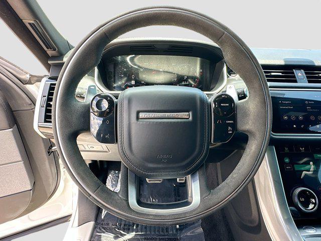Photo of 2022 White Land Rover Range Rover Sport