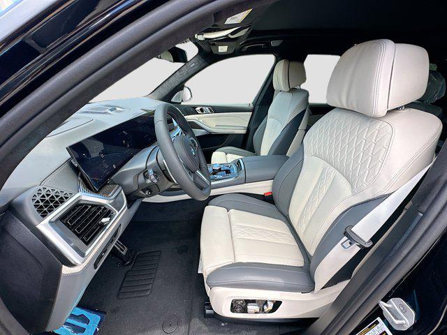 Photo of 2026 Black Sapphire Metallic BMW X7