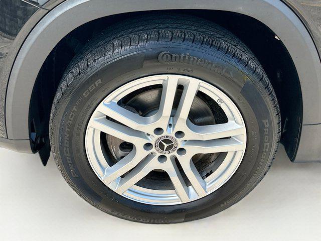 Photo of 2023 Black Mercedes-Benz GLB 250
