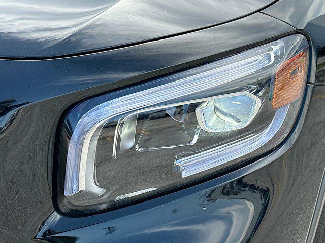 Photo of 2023 Black Mercedes-Benz GLB 250