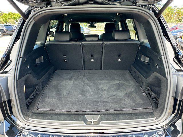 Photo of 2023 Black Mercedes-Benz GLB 250