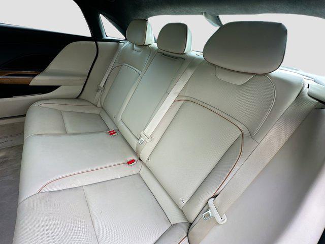 Photo of 2023 Stellar White Metallic Lucid Air
