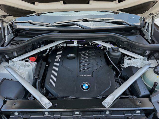 Photo of 2022 Alpine White BMW X5
