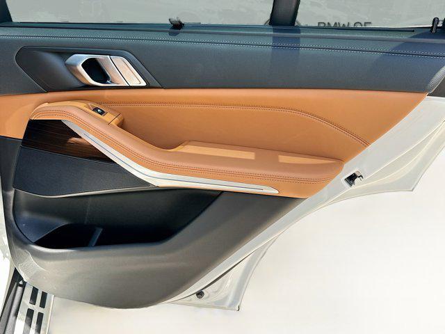 Photo of 2022 Alpine White BMW X5