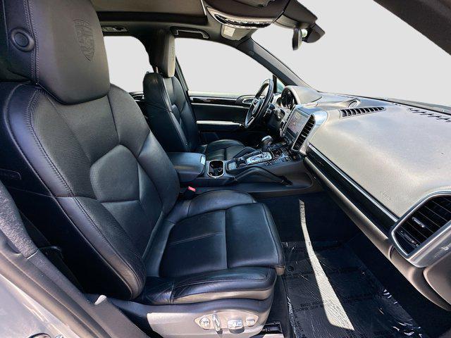 Photo of 2018 Black Porsche Cayenne