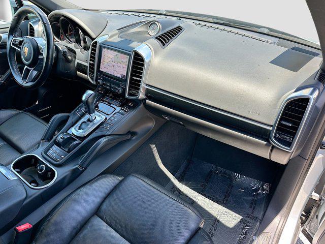 Photo of 2018 Black Porsche Cayenne