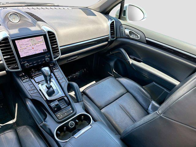 Photo of 2018 Black Porsche Cayenne