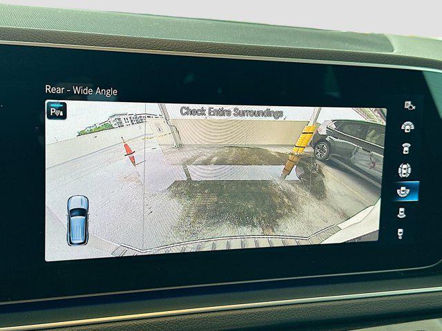 Photo of 2022 White Mercedes-Benz GLE 350