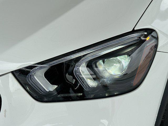 Photo of 2022 White Mercedes-Benz GLE 350