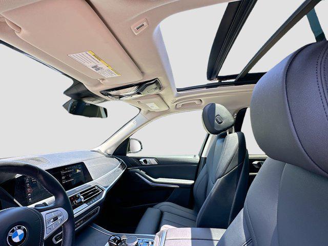 Photo of 2022 Arctic Grey Metallic BMW X7