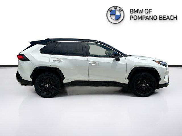 Photo of 2022 Blizzard Pearl Toyota RAV4 Hybrid