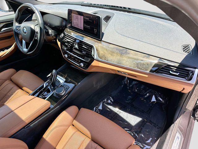 Photo of 2022 Dark Graphite Metallic BMW 540