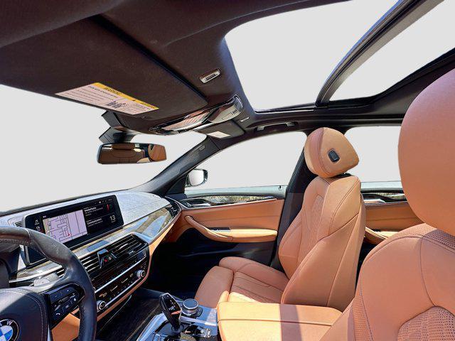 Photo of 2022 Dark Graphite Metallic BMW 540
