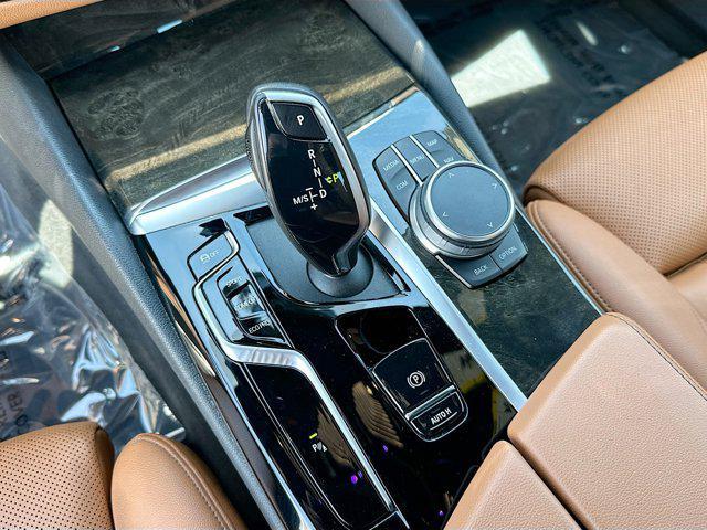 Photo of 2022 Dark Graphite Metallic BMW 540