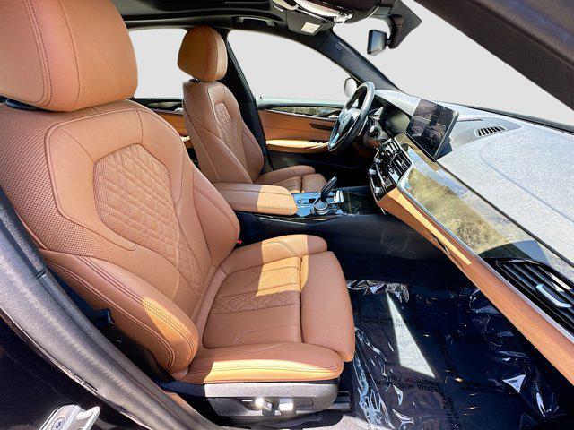 Photo of 2022 Dark Graphite Metallic BMW 540