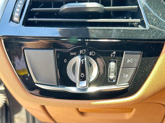 Photo of 2022 Dark Graphite Metallic BMW 540
